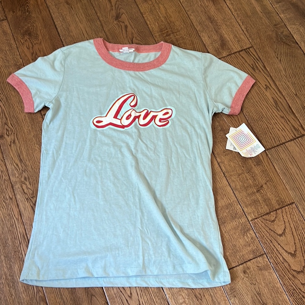 NWT size M LuLaRoe Liv shirt